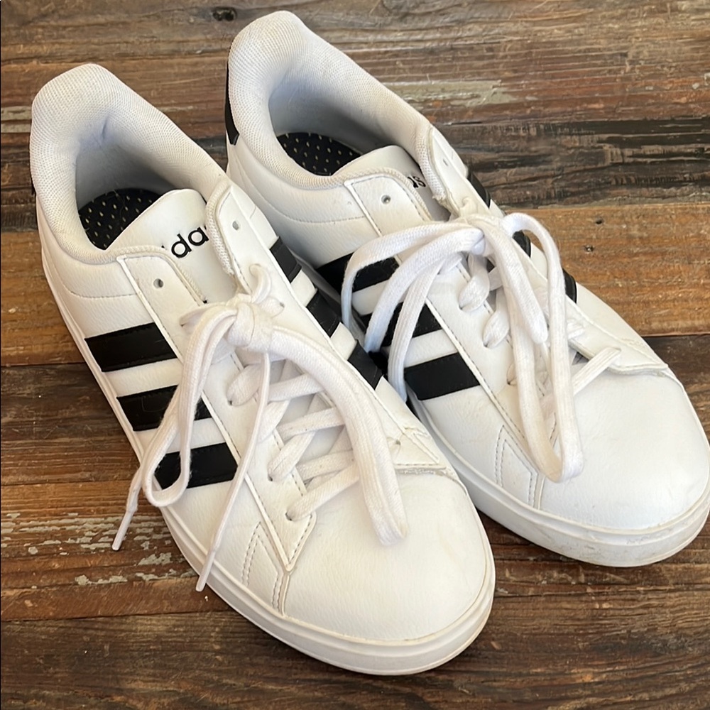 Adidas Grand Court Sneakers